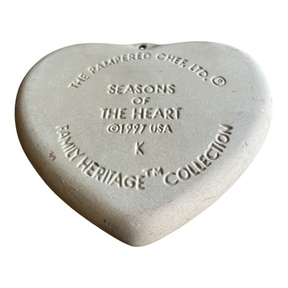 1997 Four Seasons The Pampered Chef Tan Heart Bakeware - Picture 3 of 4